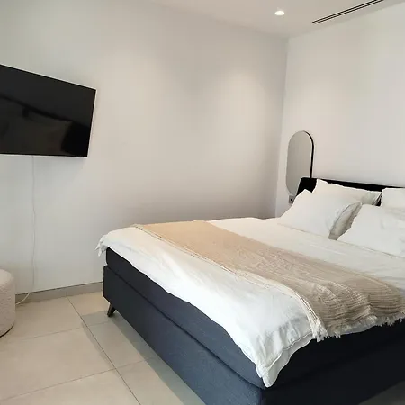 Villa De Lujo Moderna En Con Piscina Privada - Es-175-33 Marbella