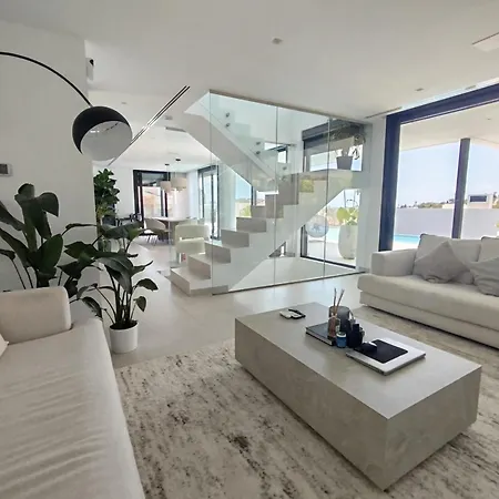 Villa De Lujo Moderna En Con Piscina Privada - Es-175-33
